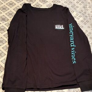 Vineyard Vines snowboard Black Shirt with Teal Logo